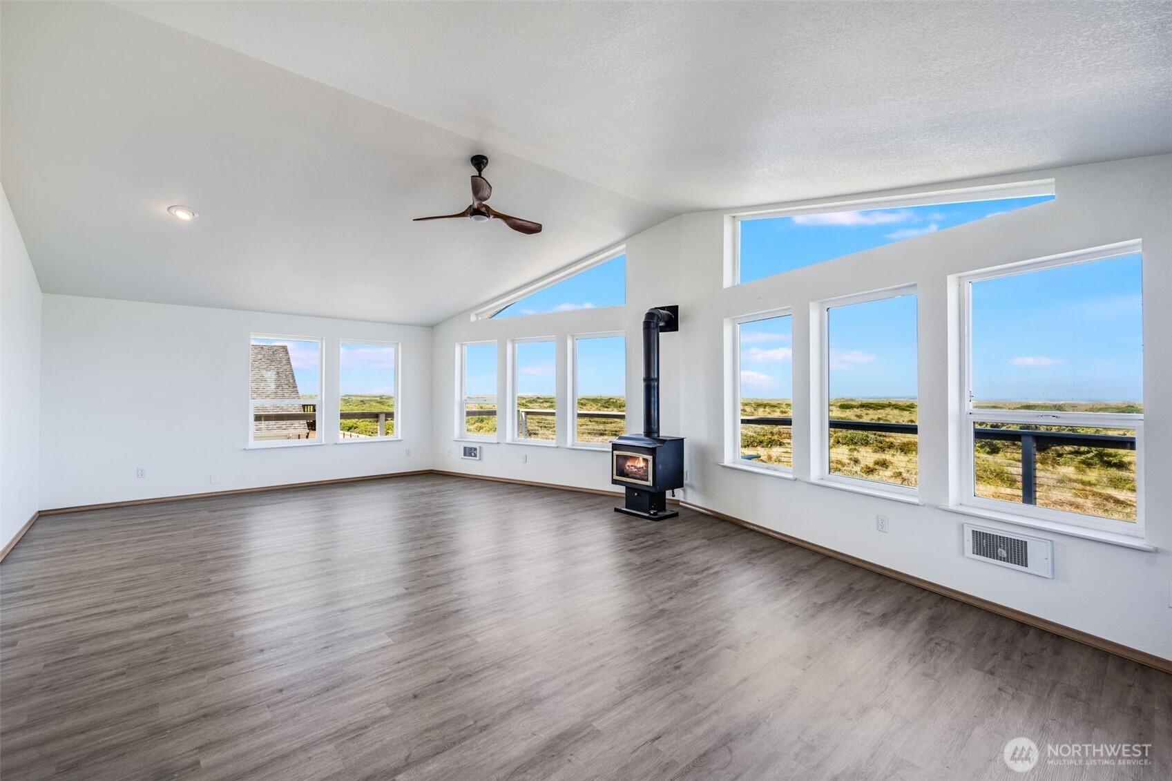 OCEAN SHORES, Washington, 98569, United States, 3 Bedrooms Bedrooms, ,3 BathroomsBathrooms,Residential,For Sale,1918450