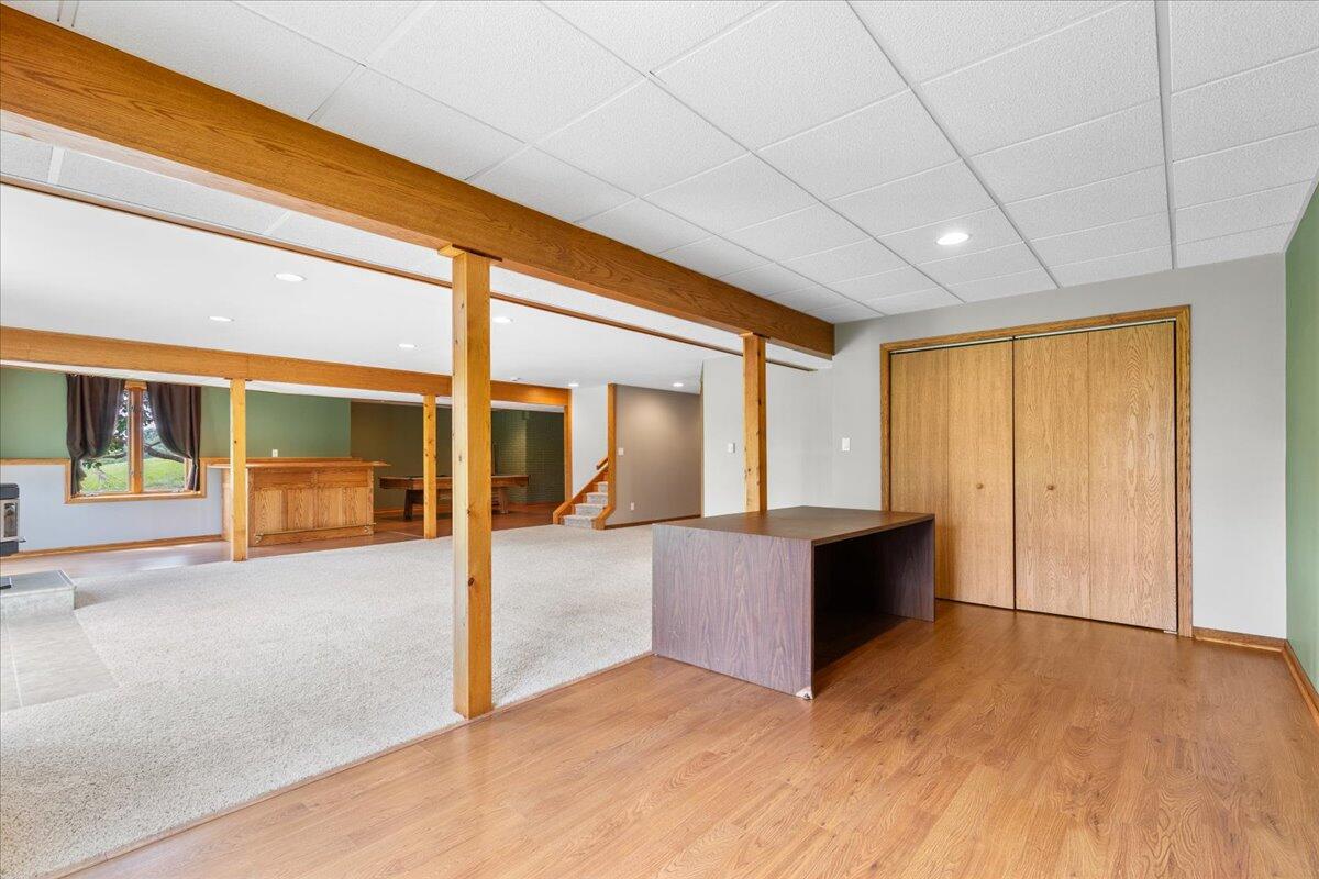 Hubbard, Wisconsin, 53035, United States, 4 Bedrooms Bedrooms, ,4 BathroomsBathrooms,Residential,For Sale,1885428