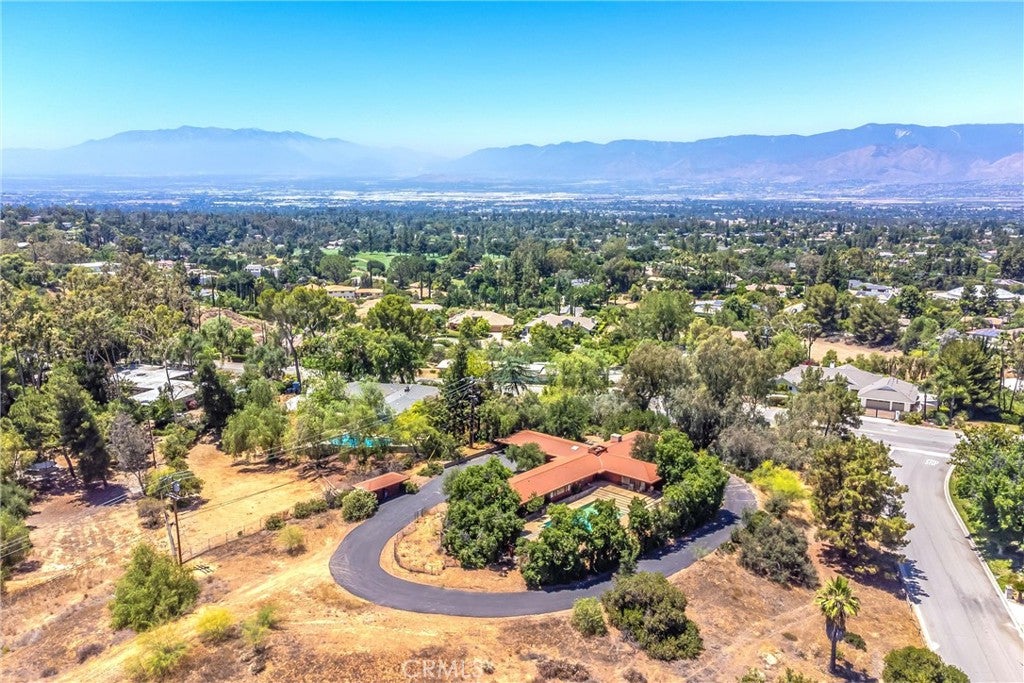 Redlands, California, 92373, United States, 4 Bedrooms Bedrooms, ,1 BathroomBathrooms,Residential,For Sale,1899993