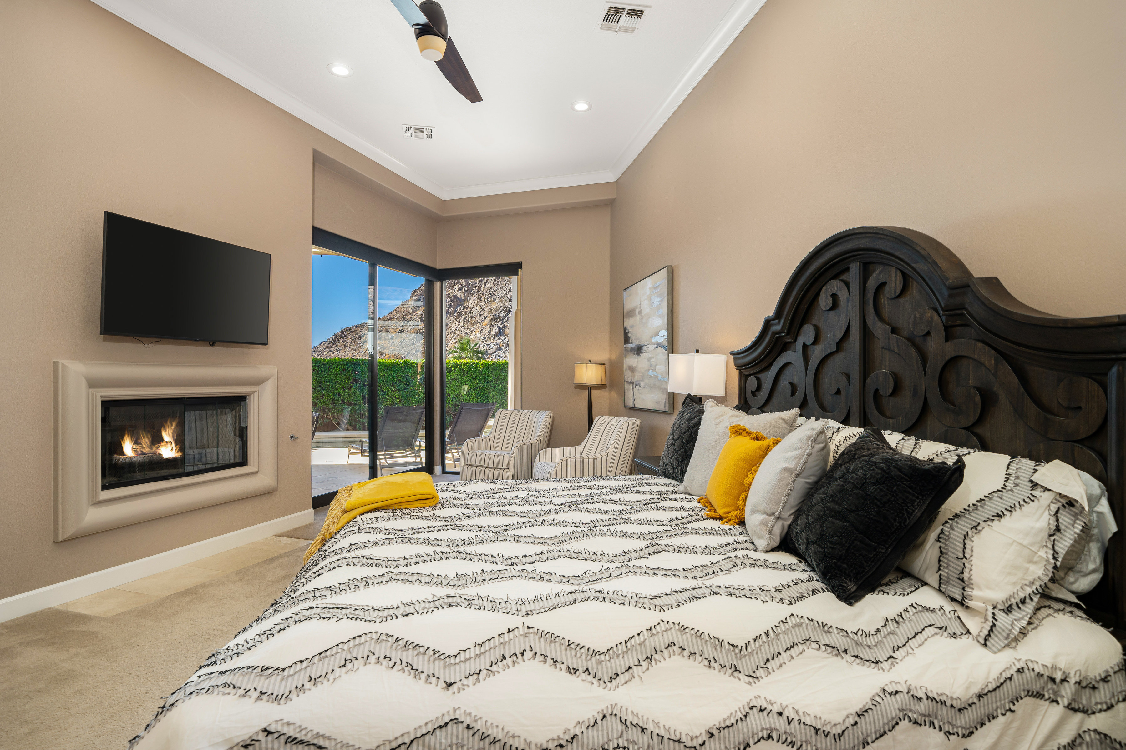  South Facing Gated La Quinta Pool Home - 物件實景