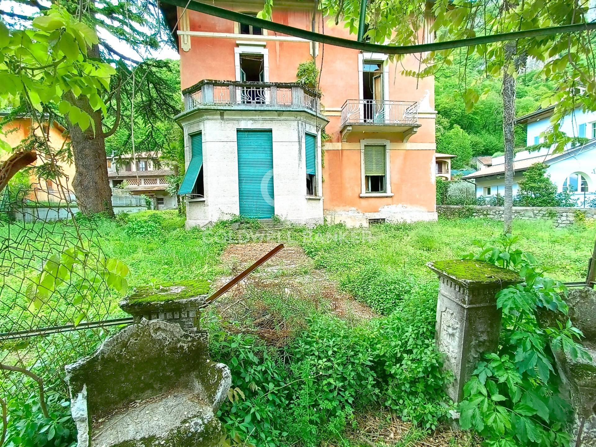 Lovere, Bergamo, 24065, IT, 9 Bedrooms Bedrooms, ,4 BathroomsBathrooms,Residential,For Sale,1796292