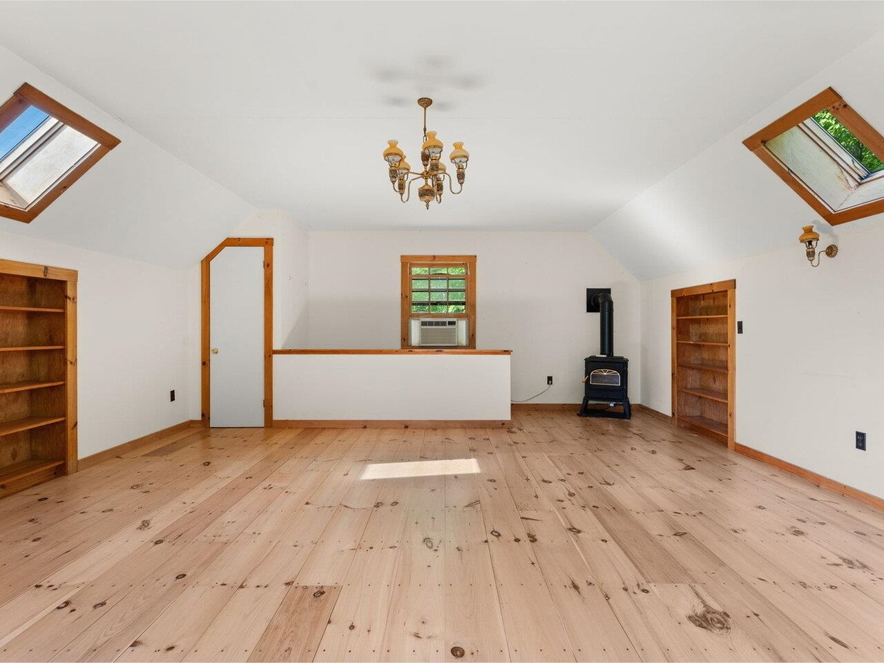 Randolph, Vermont, 05060-9095, United States, 4 Bedrooms Bedrooms, ,2 BathroomsBathrooms,Residential,For Sale,1925913