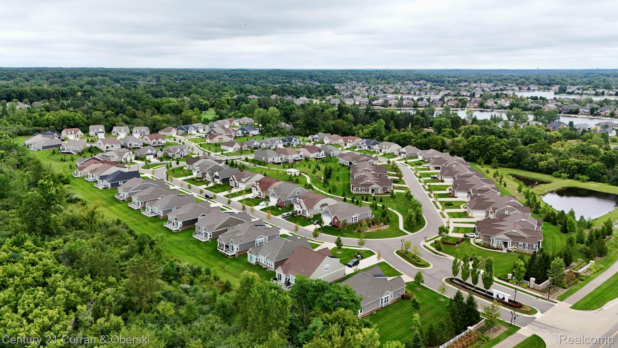 Northville, Michigan, 48168, United States, 2 Bedrooms Bedrooms, ,2 BathroomsBathrooms,Residential,For Sale,1983973