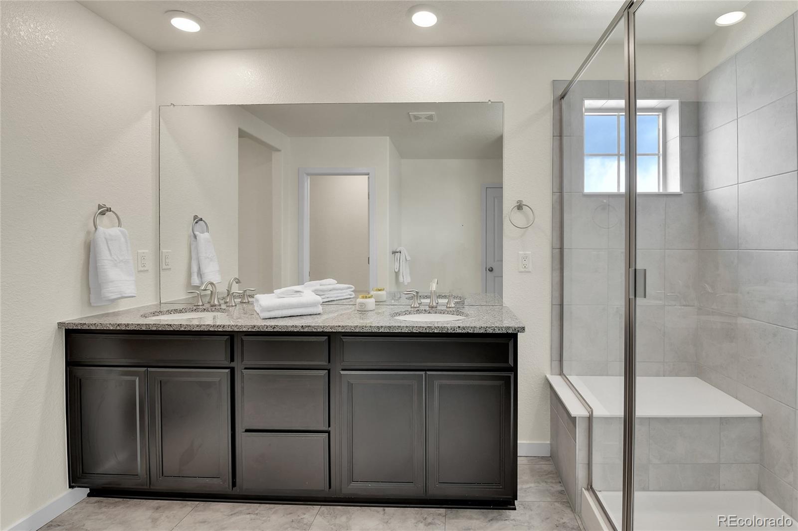 Littleton, Colorado, 80125, United States, 3 Bedrooms Bedrooms, ,3 BathroomsBathrooms,Residential,For Sale,1891675