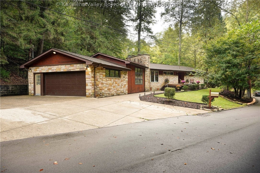 Geary Rd, South Charleston, WV 25303
