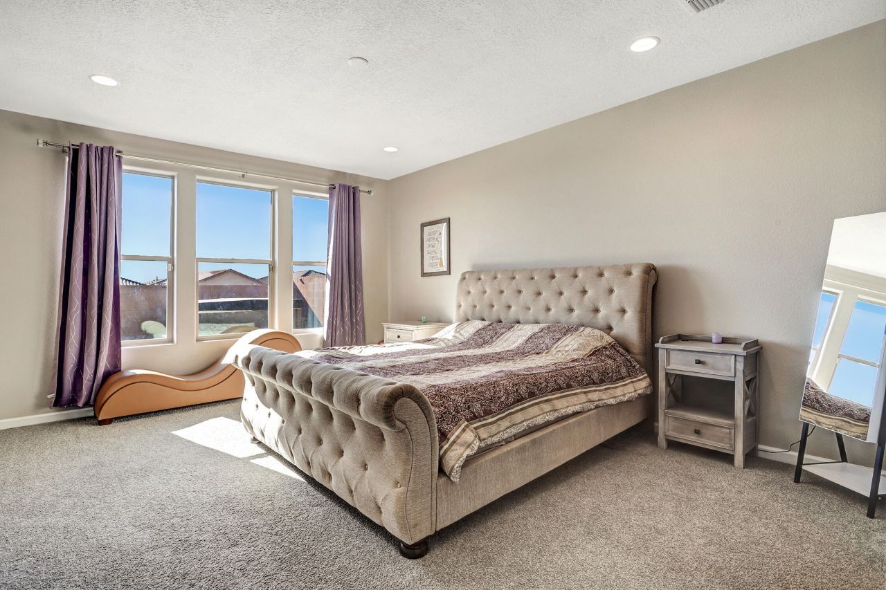 Rio Rancho, New Mexico, 87124, United States, 5 Bedrooms Bedrooms, ,4 BathroomsBathrooms,Residential,For Sale,2003162