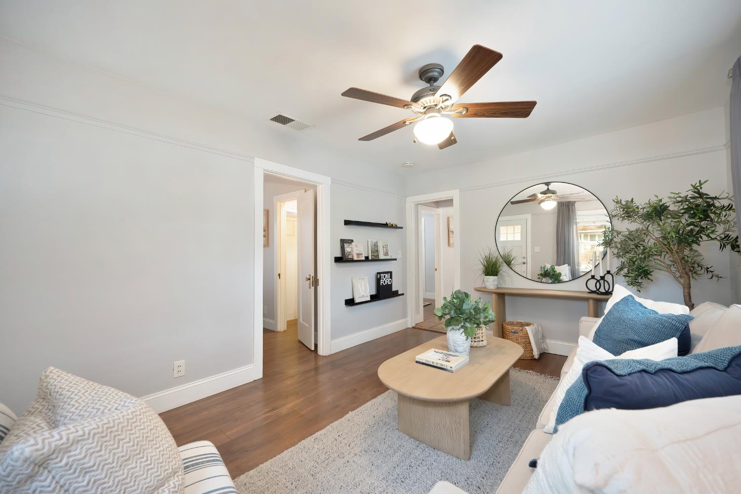 Sacramento, California, 95817, United States, 2 Bedrooms Bedrooms, ,1 BathroomBathrooms,Residential,For Sale,1991606