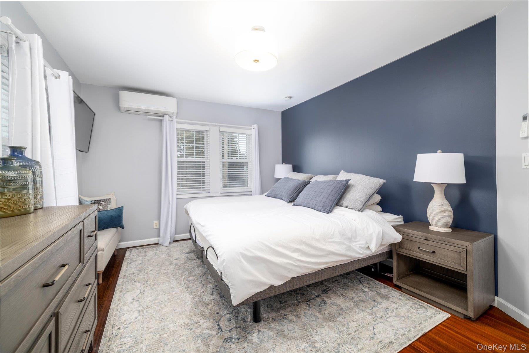 Lynbrook, New York, 11563, United States, 3 Bedrooms Bedrooms, ,2 BathroomsBathrooms,Residential,For Sale,1988362