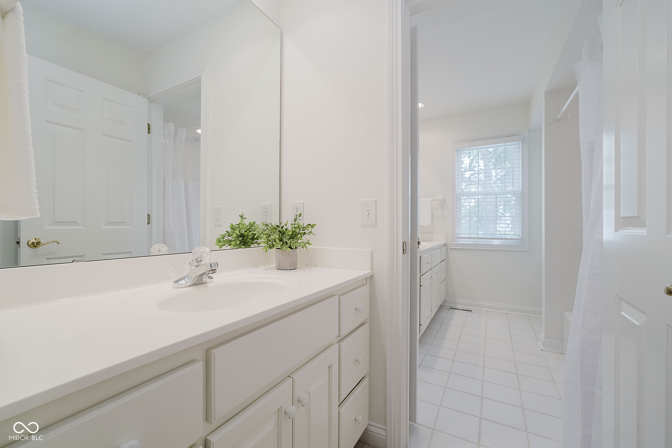 Carmel, Indiana, 46033, United States, 4 Bedrooms Bedrooms, ,4 BathroomsBathrooms,Residential,For Sale,1893581