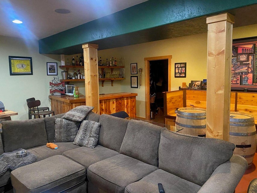 KLAMATH FALLS, Oregon, 97601, United States, 3 Bedrooms Bedrooms, ,3 BathroomsBathrooms,Residential,For Sale,1973852