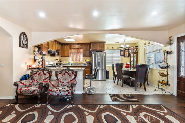 Los Angeles, California, 90022, United States, 5 Bedrooms Bedrooms, ,Residential,For Sale,1979575