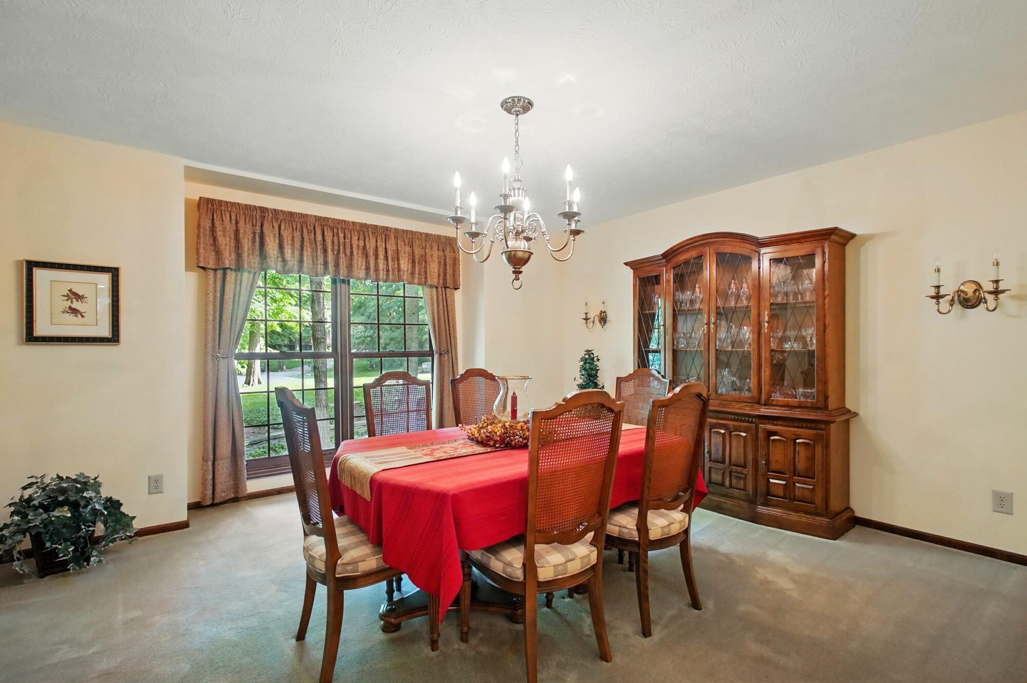 Springfield, Ohio, 45504, United States, 4 Bedrooms Bedrooms, ,3 BathroomsBathrooms,Residential,For Sale,1927340