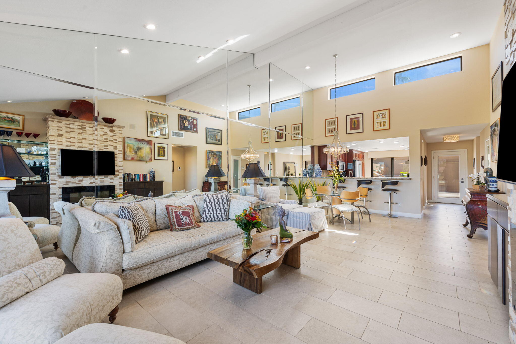 Palm Desert, California, 92211, United States, 2 Bedrooms Bedrooms, ,2 BathroomsBathrooms,Residential,For Sale,1985360