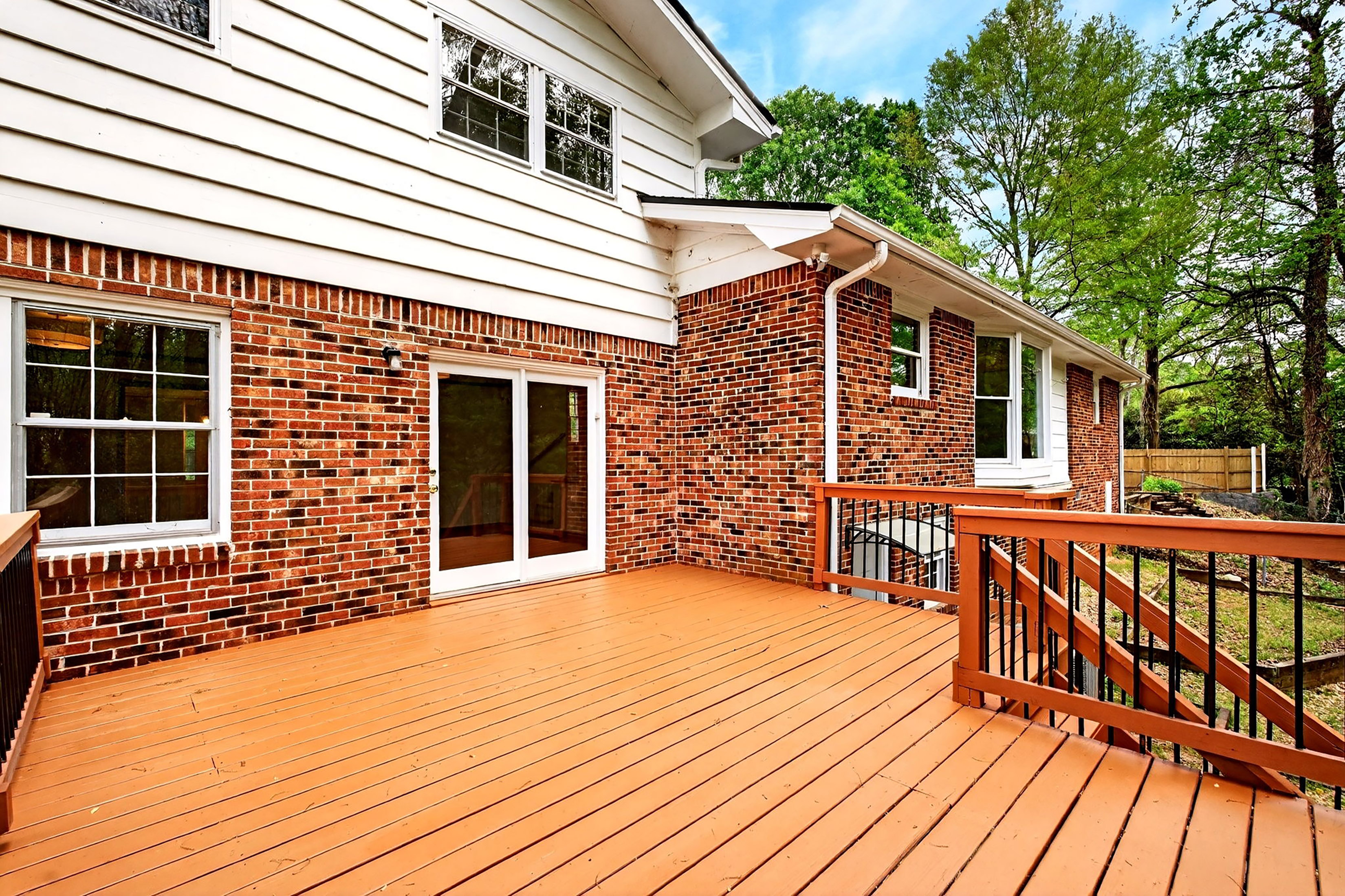  Thoughtfully Expanded and Updated Dunwoody Home on Wooded 0.82+/- Acre Lot - 物件實景