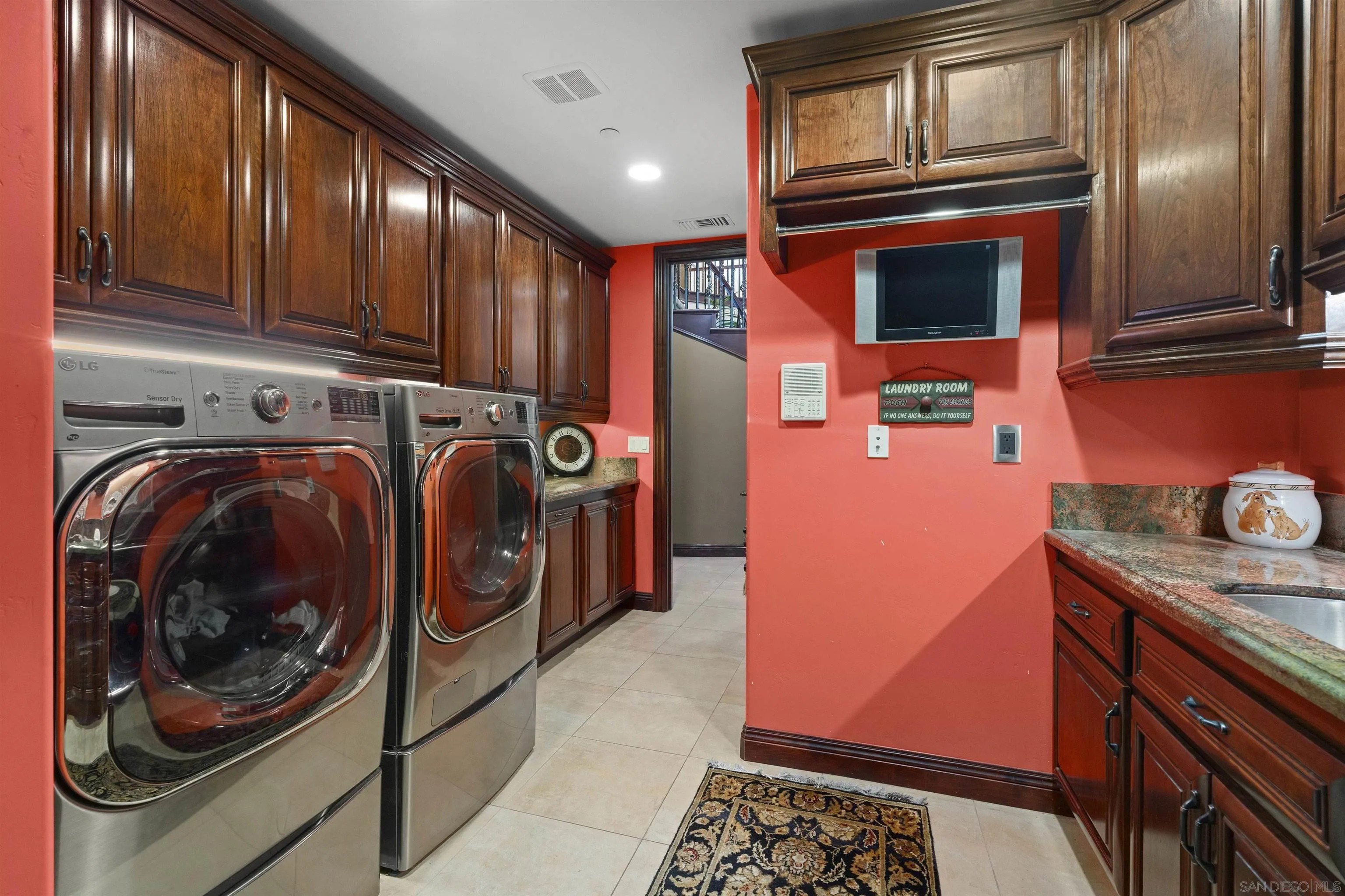 Alpine, California, 91901, United States, 3 Bedrooms Bedrooms, ,5 BathroomsBathrooms,Residential,For Sale,1997111