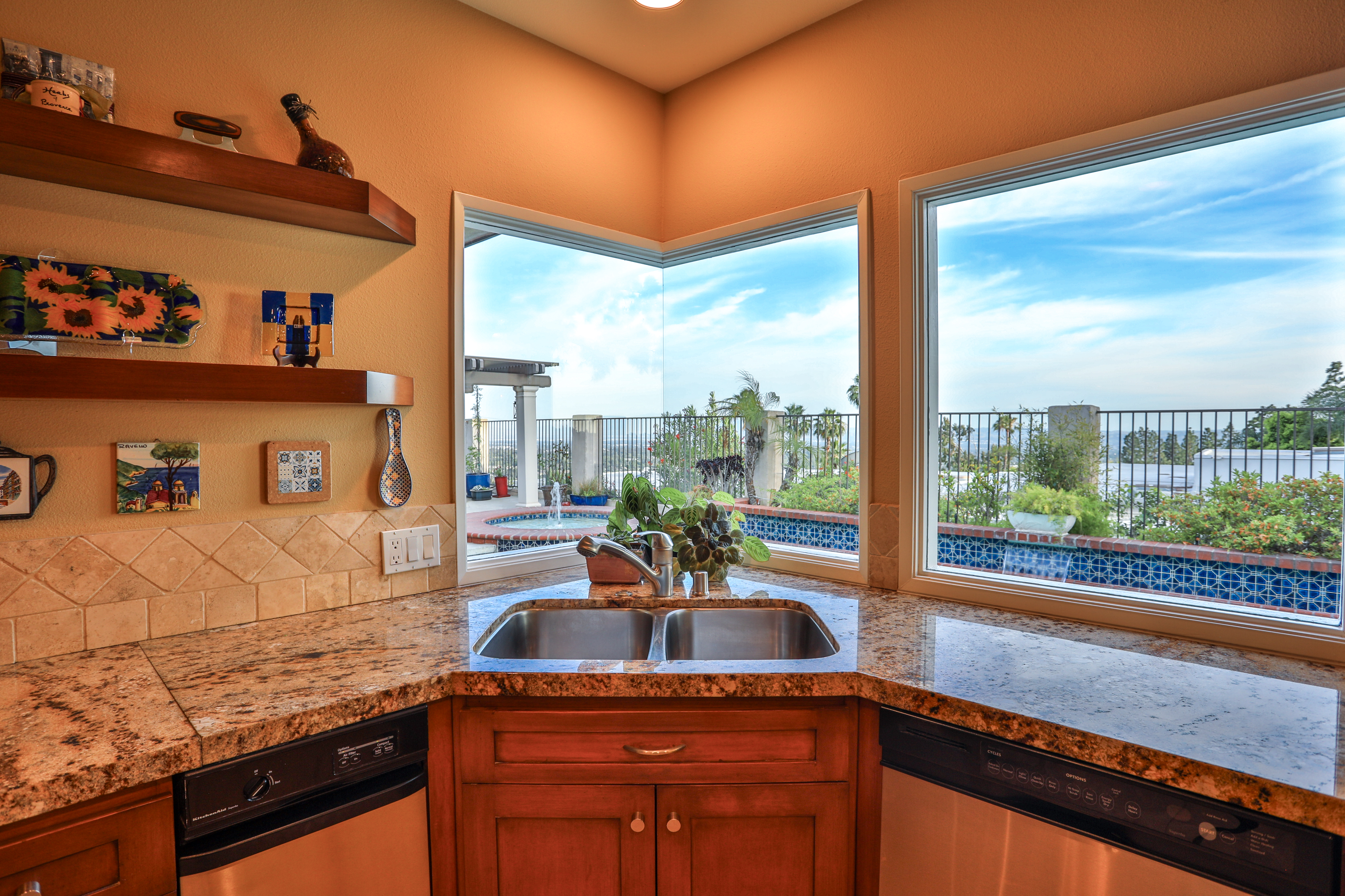  2708 N. Mountain Avenue, Claremont, CA 91711 - 物件實景