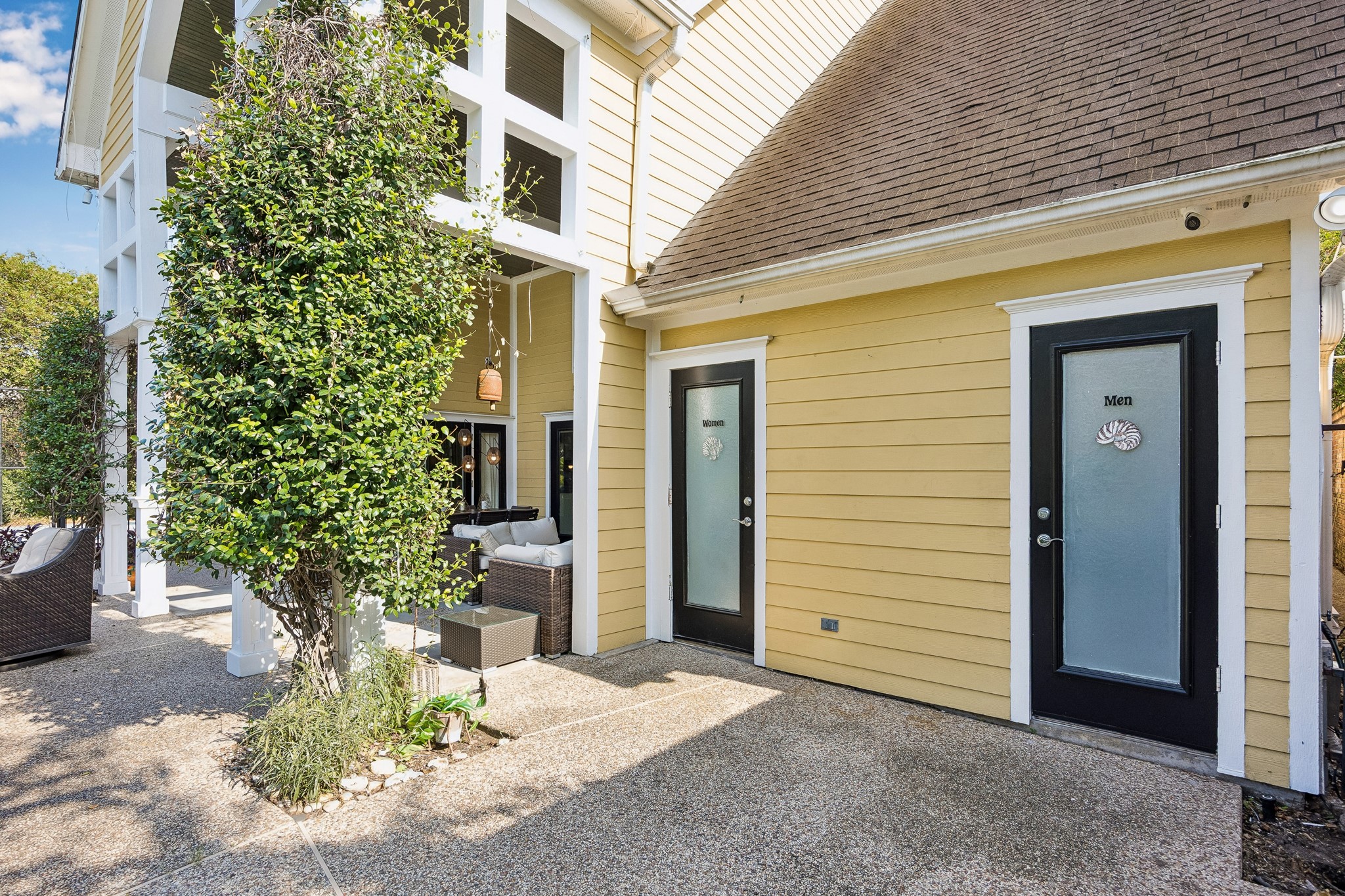  216 E 26th Street - 物件實景