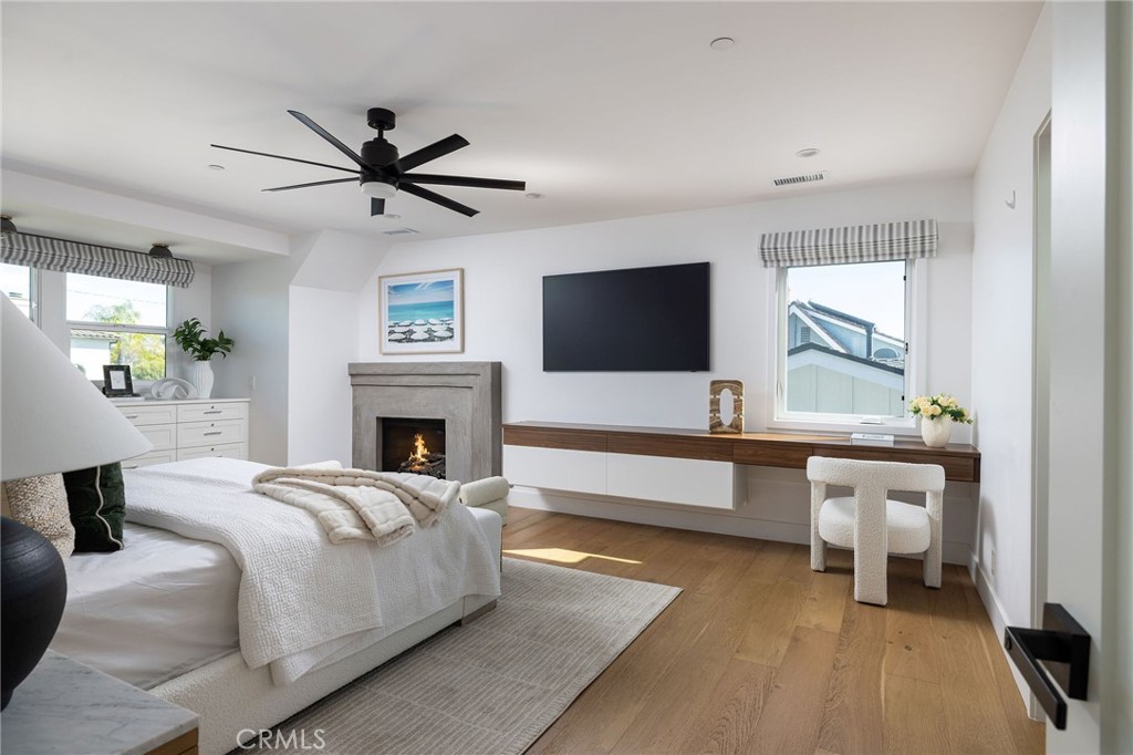 Seal Beach, California, 90740, United States, 5 Bedrooms Bedrooms, ,3 BathroomsBathrooms,Residential,For Sale,1988000