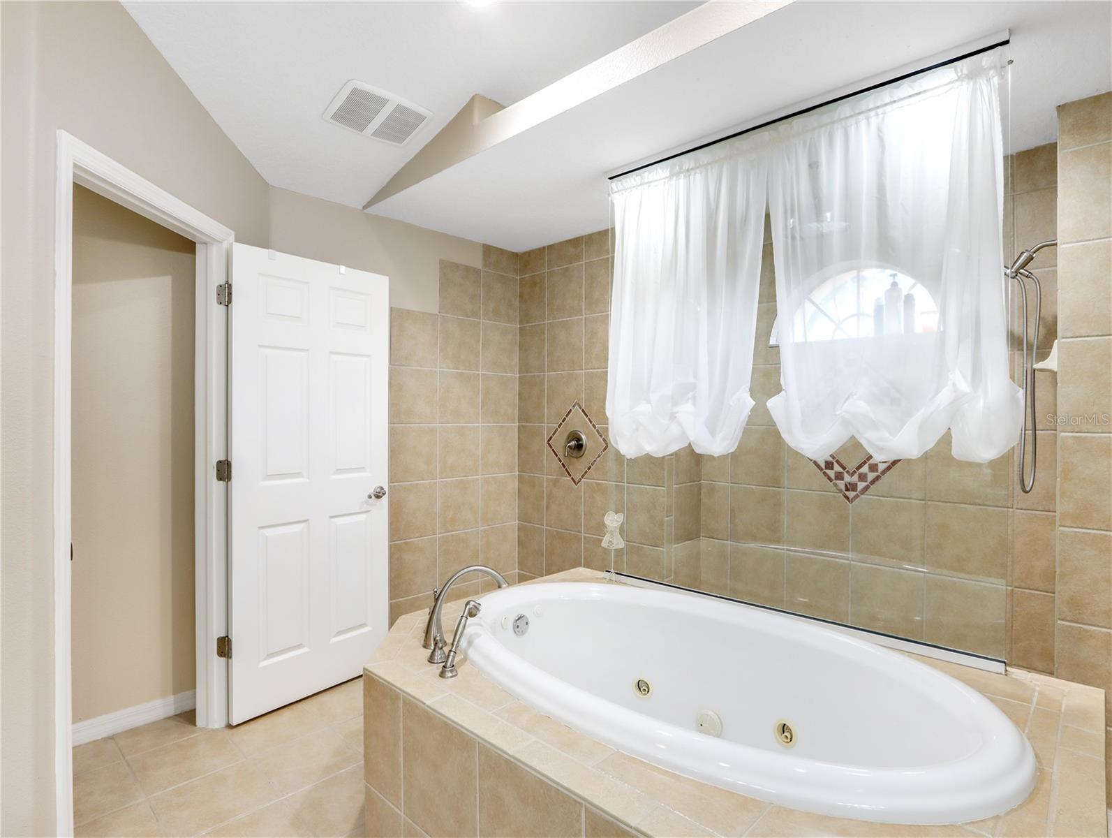 BEVERLY HILLS, Florida, 34465, United States, 4 Bedrooms Bedrooms, ,3 BathroomsBathrooms,Residential,For Sale,1944960