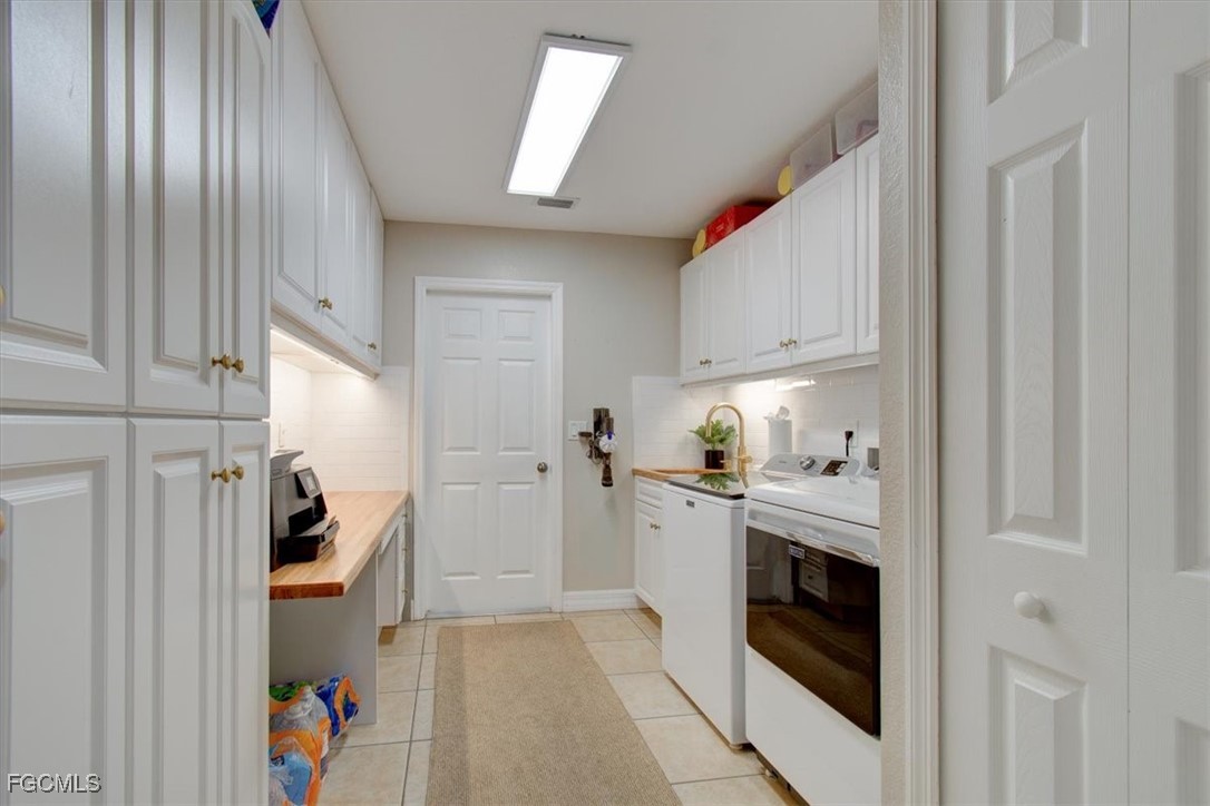 Cape Coral, Florida, 33904, United States, 3 Bedrooms Bedrooms, ,3 BathroomsBathrooms,Residential,For Sale,1978698