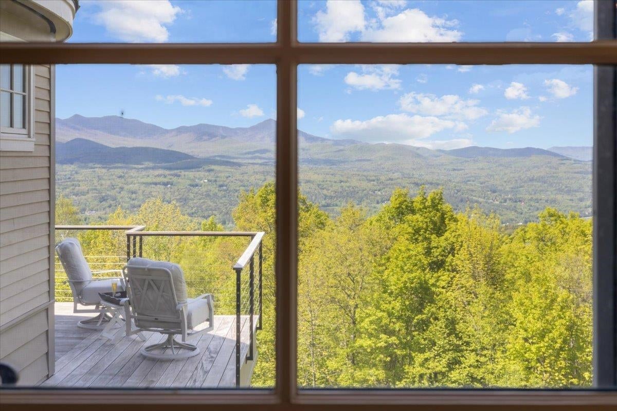 Stowe, Vermont, 05672, United States, 4 Bedrooms Bedrooms, ,6 BathroomsBathrooms,Residential,For Sale,1840116