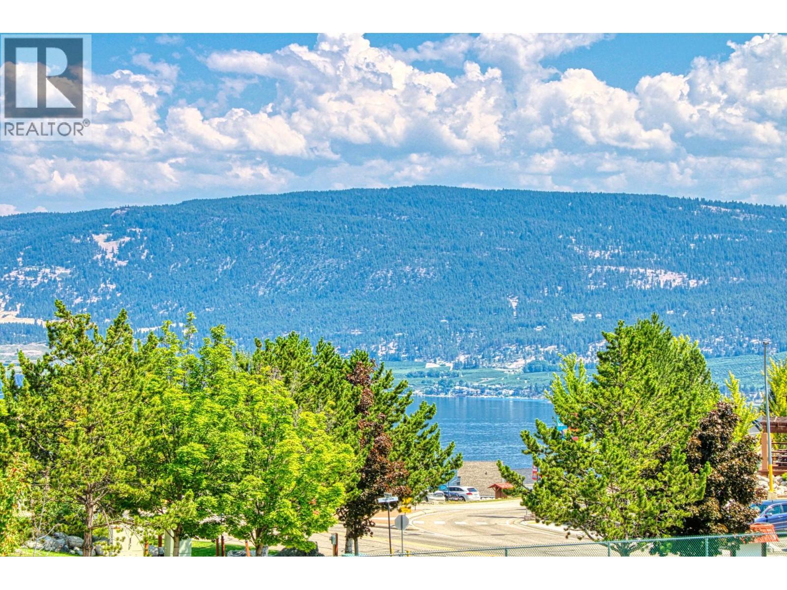 KELOWNA, British Columbia, V1Z 3R8, CA, 3 Bedrooms Bedrooms, ,2 BathroomsBathrooms,Residential,For Sale,1948634