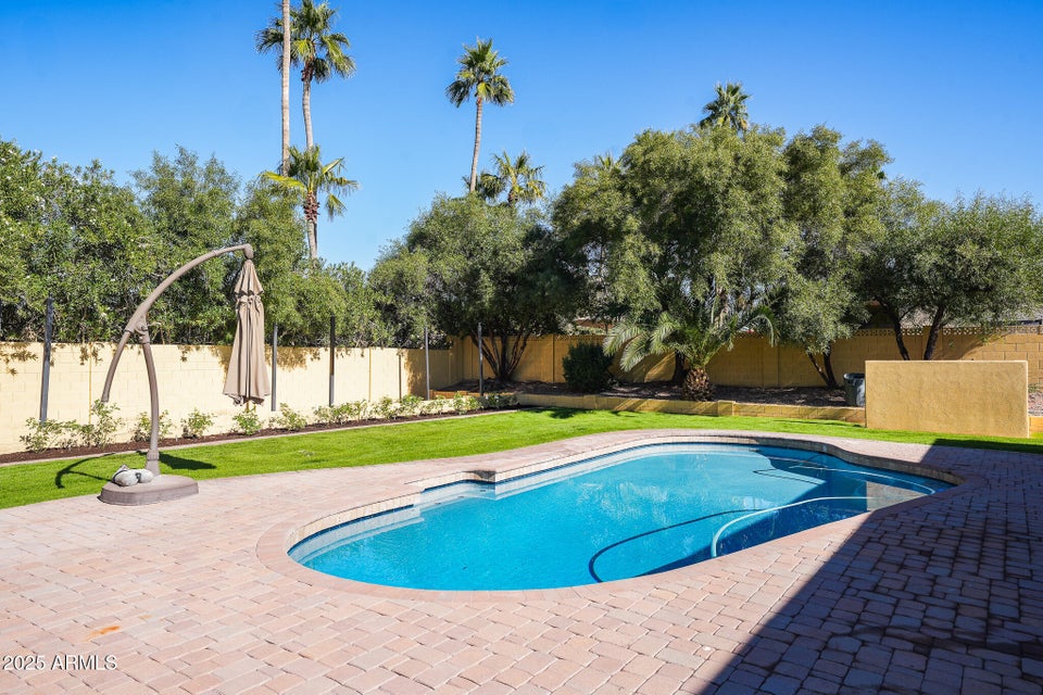 Phoenix, Arizona, 85018, United States, 4 Bedrooms Bedrooms, ,Residential,For Sale,2001186