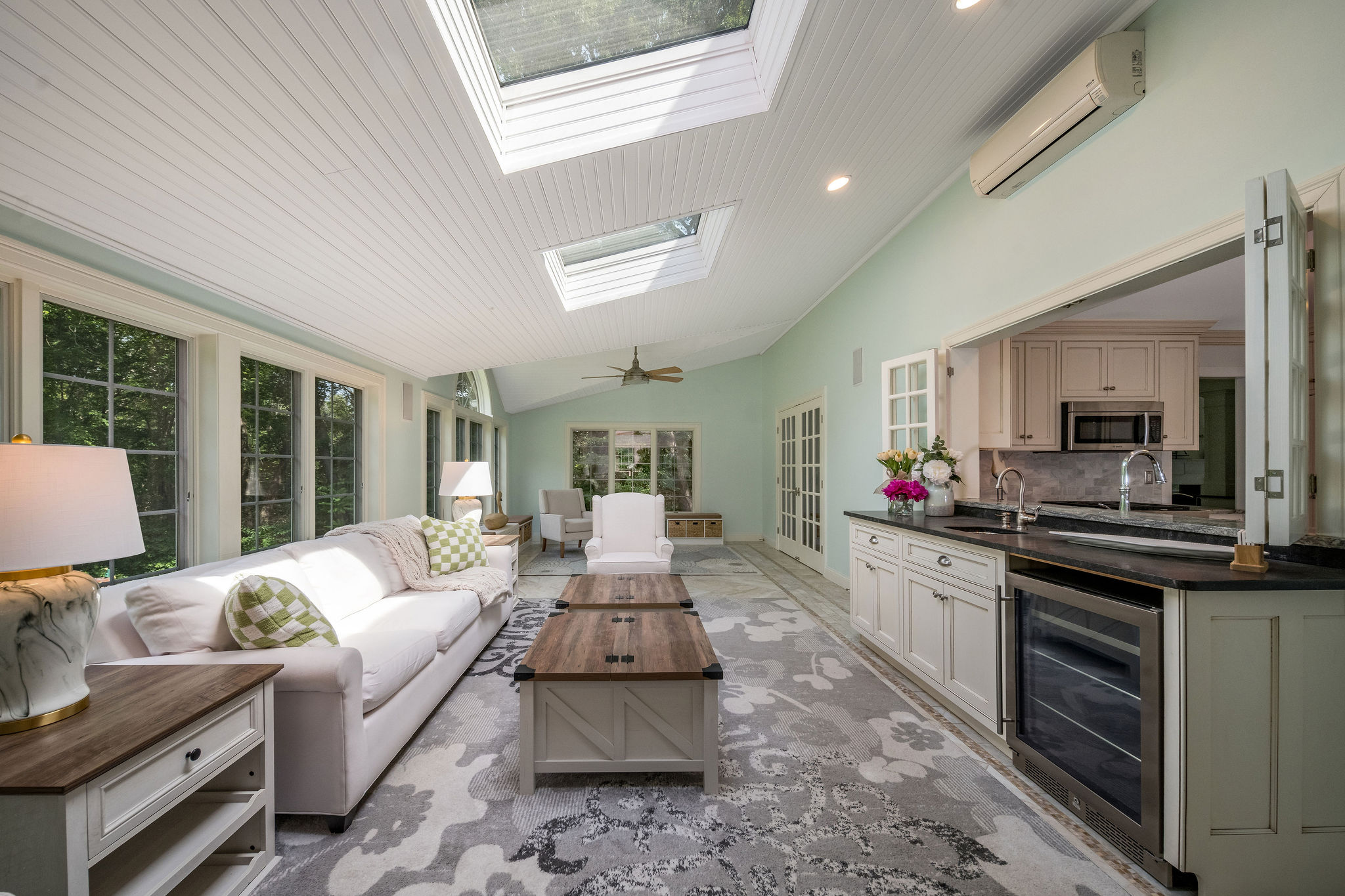  Experience shoreline luxury in this exceptional Colonial home - 物件實景