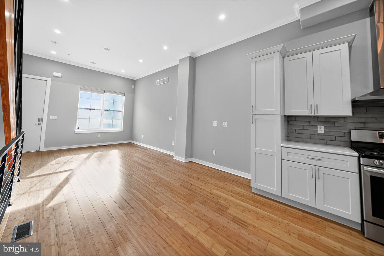 Philadelphia, Pennsylvania, 19146, United States, 4 Bedrooms Bedrooms, ,3 BathroomsBathrooms,Residential,For Sale,1960964