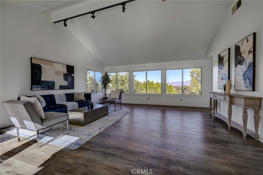 Studio City, California, 91604, United States, 4 Bedrooms Bedrooms, ,3 BathroomsBathrooms,Residential,For Sale,1991680