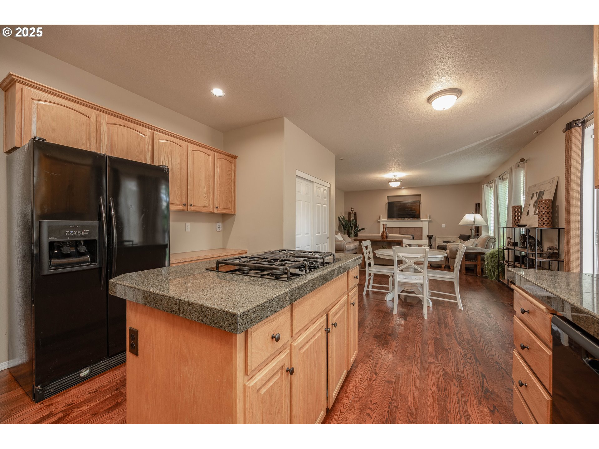 Portland, Oregon, 97229, United States, 4 Bedrooms Bedrooms, ,2 BathroomsBathrooms,Residential,For Sale,1877425