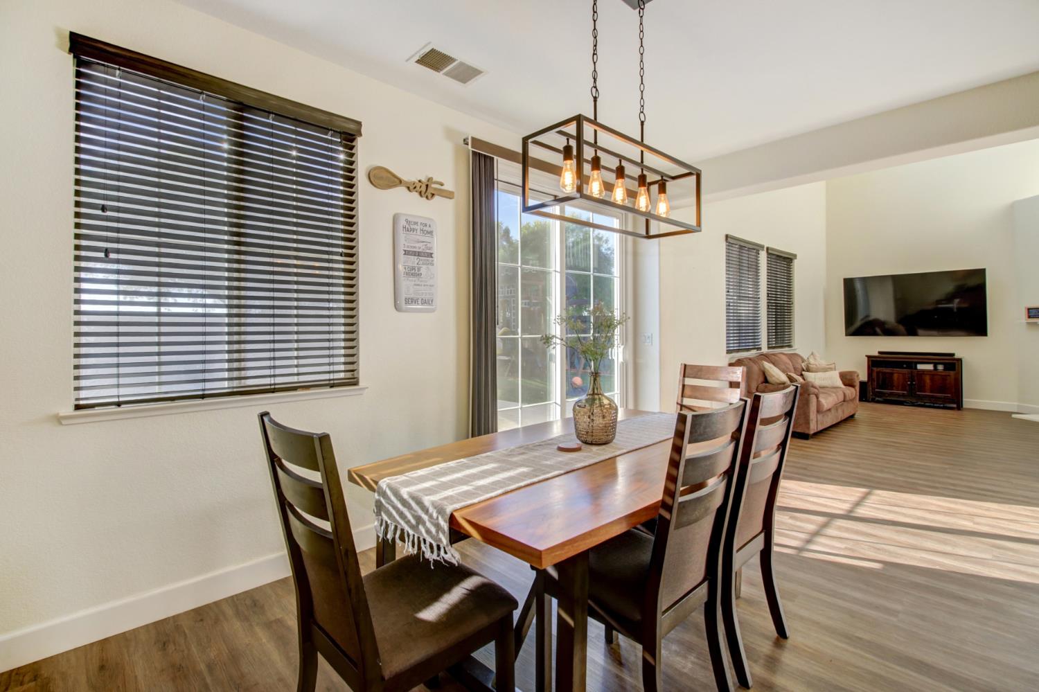 Lincoln, California, 95648, United States, 4 Bedrooms Bedrooms, ,3 BathroomsBathrooms,Residential,For Sale,1991044