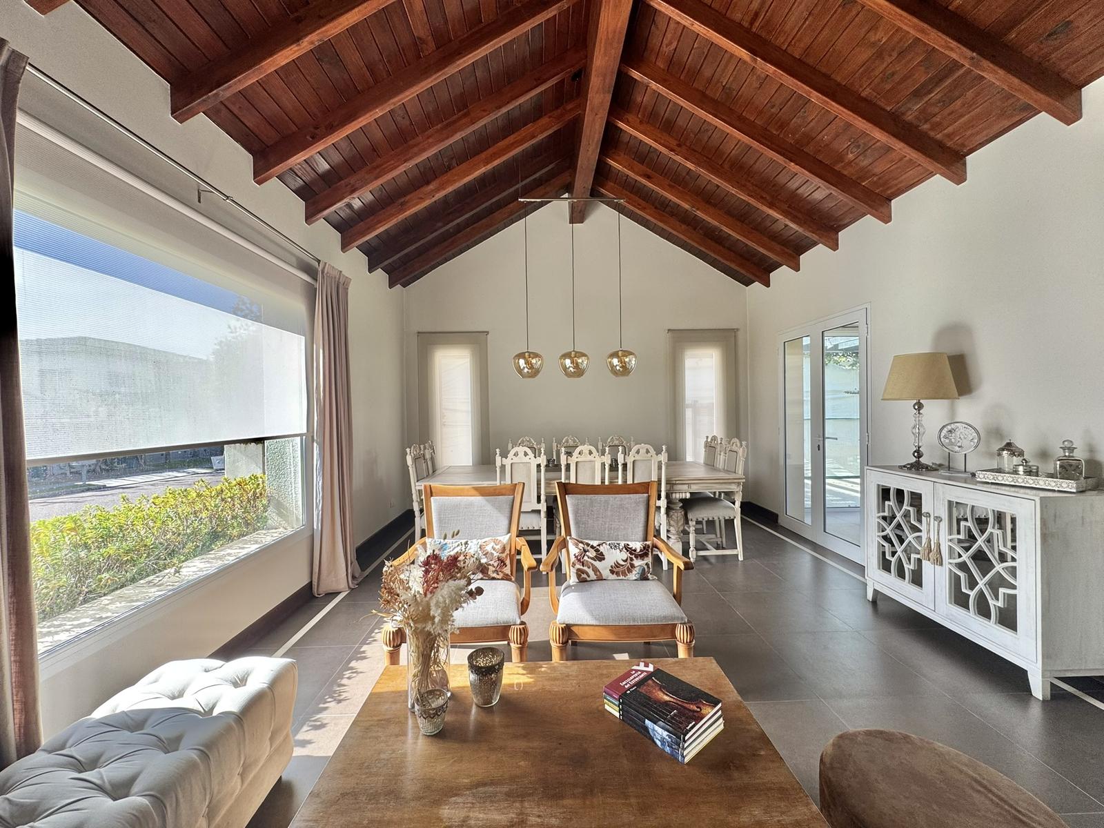 Godoy Cruz, AR-M, AR, 5 Bedrooms Bedrooms, ,4 BathroomsBathrooms,Residential,For Sale,1961859