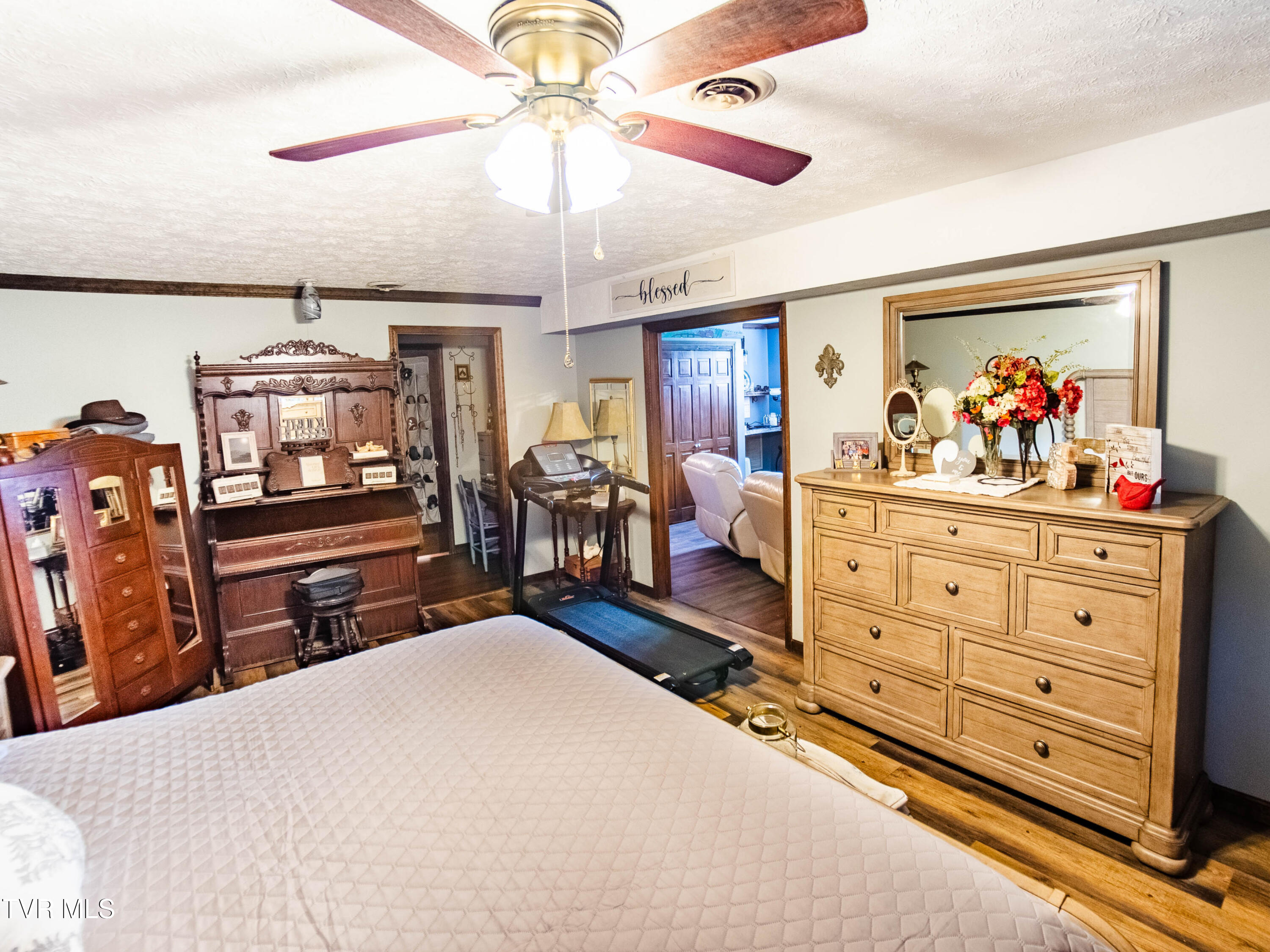Surgoinsville, Tennessee, 37873, United States, 3 Bedrooms Bedrooms, ,3 BathroomsBathrooms,Residential,For Sale,1937059