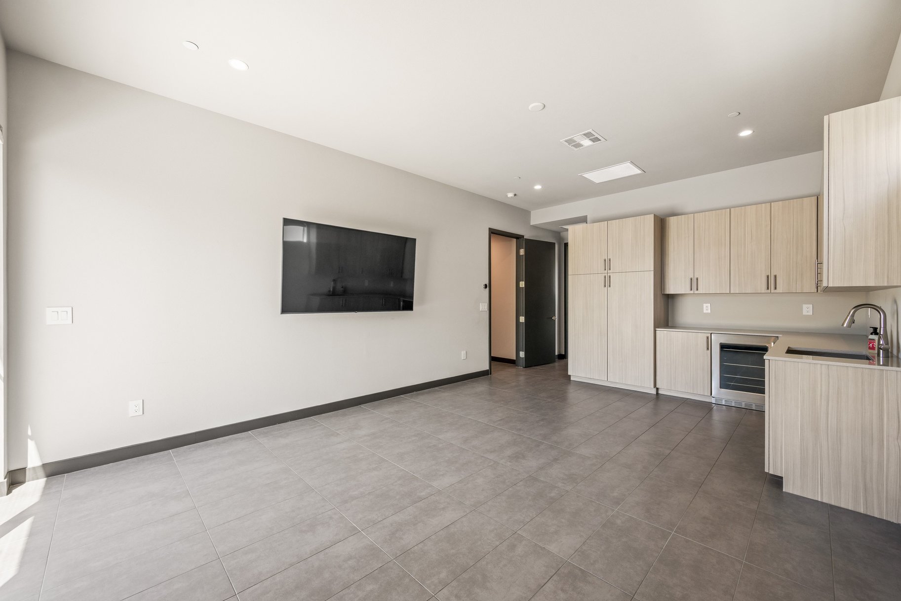  Private Contemporary Masterpiece in Las Vegas