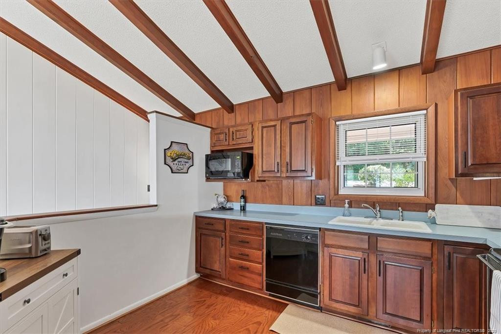 Whispering Pines, North Carolina, 28327, United States, 2 Bedrooms Bedrooms, ,2 BathroomsBathrooms,Residential,For Sale,1956580