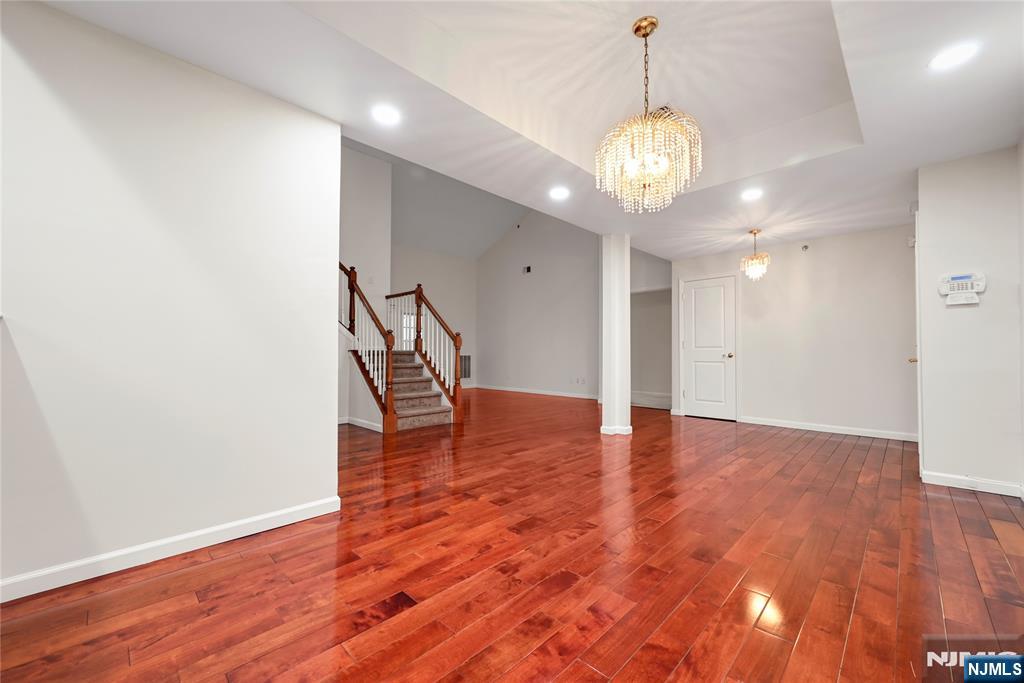 Rochelle Park, New Jersey, 07662, United States, 2 Bedrooms Bedrooms, ,3 BathroomsBathrooms,Residential,For Sale,1906079