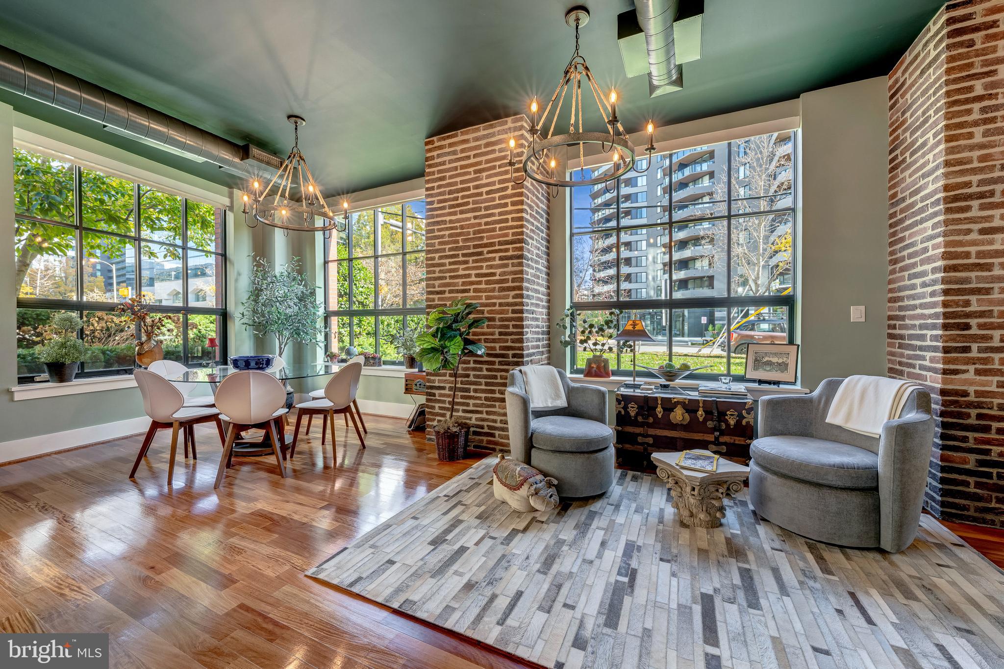 Arlington, Virginia, 22209, United States, 2 Bedrooms Bedrooms, ,2 BathroomsBathrooms,Residential,For Sale,1992776