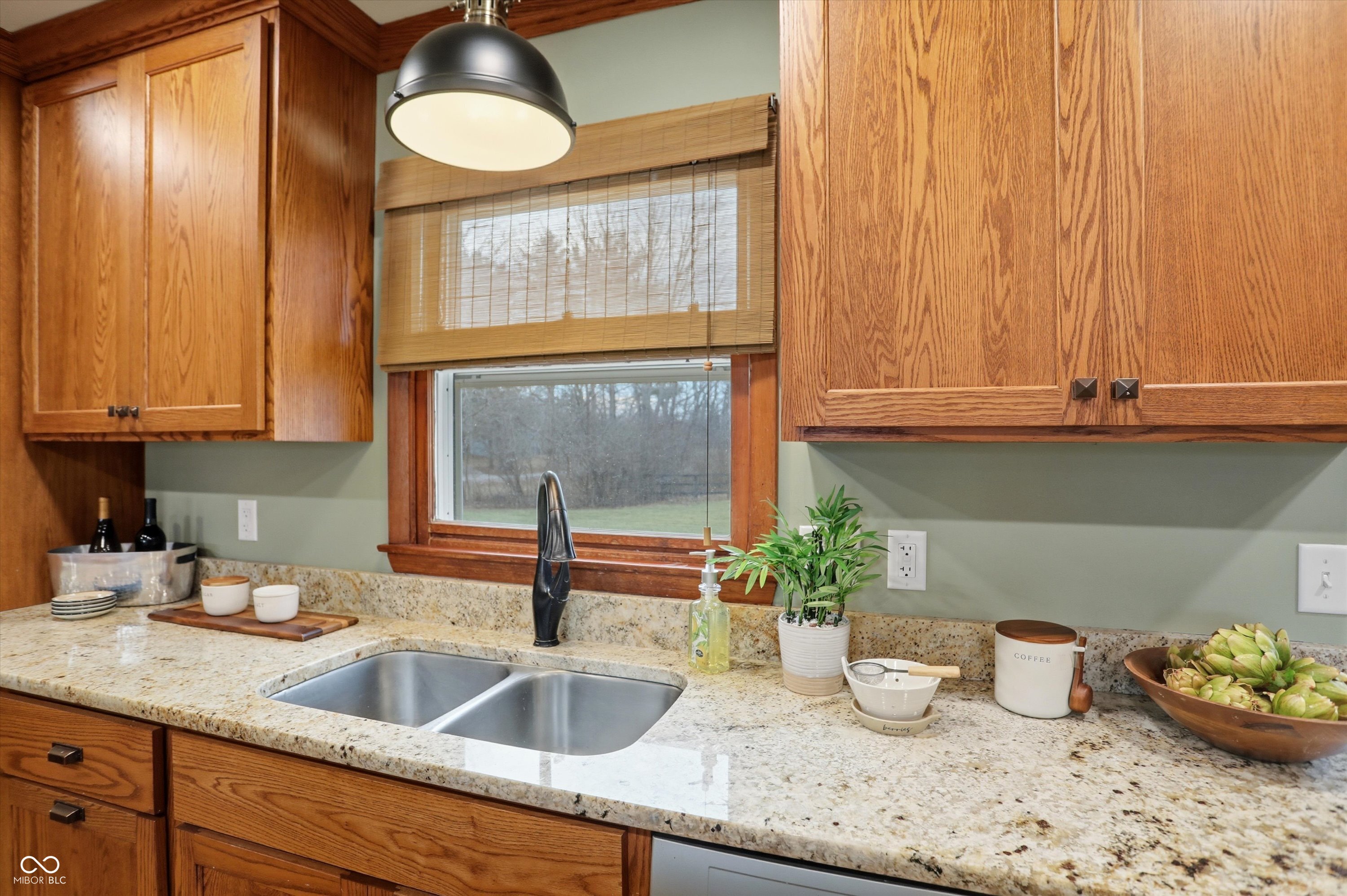 Zionsville, Indiana, 46077, United States, 3 Bedrooms Bedrooms, ,2 BathroomsBathrooms,Residential,For Sale,2008778