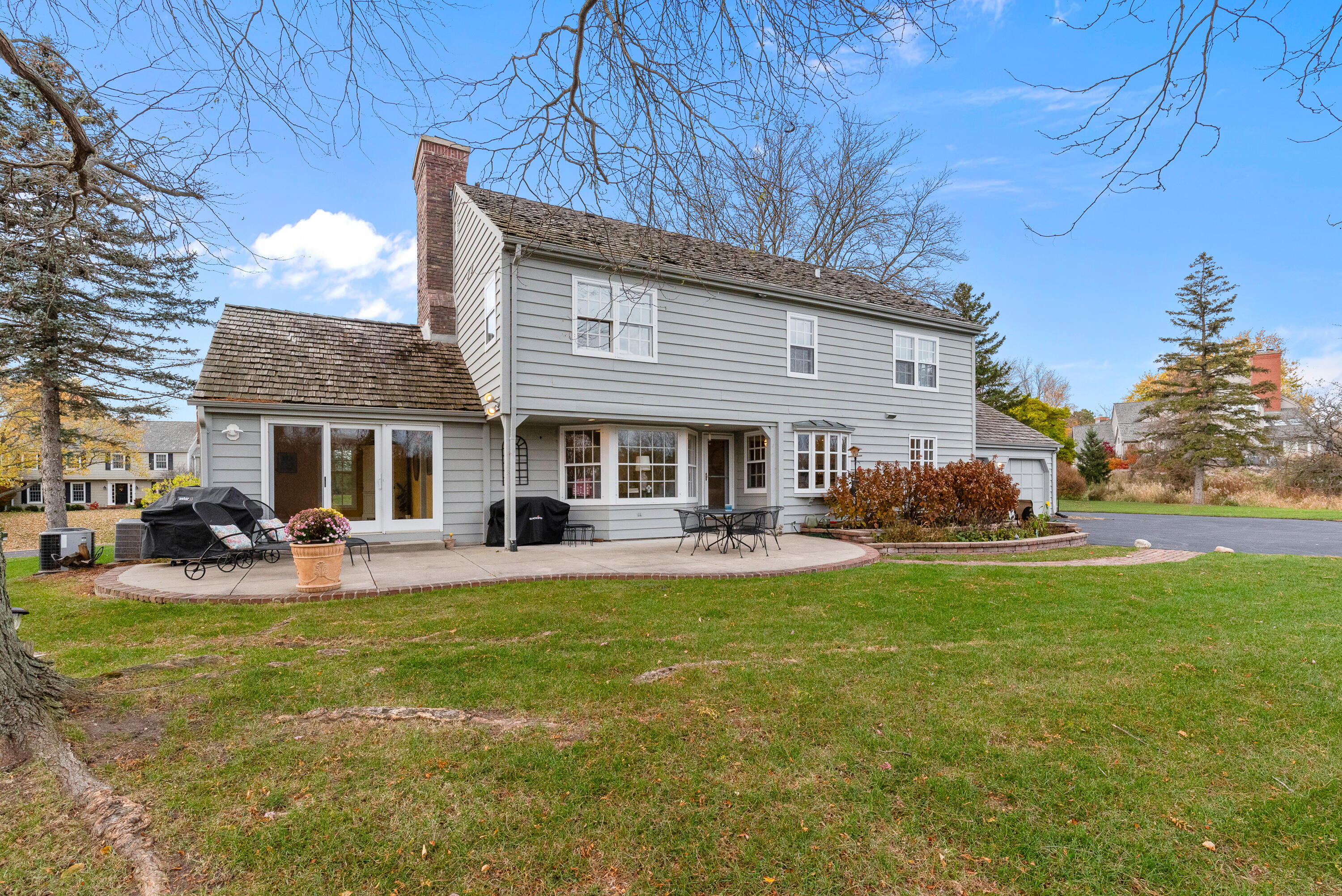 Mequon, Wisconsin, 53092, United States, 4 Bedrooms Bedrooms, ,3 BathroomsBathrooms,Residential,For Sale,1989588