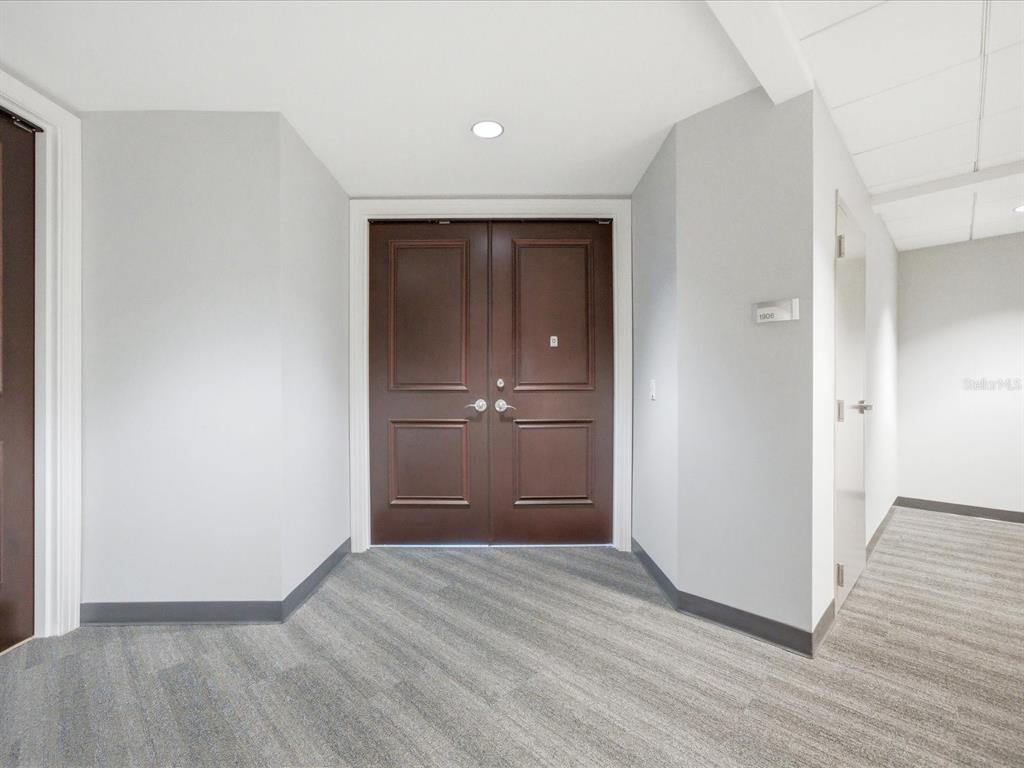 Tampa, Florida, 33602, United States, 2 Bedrooms Bedrooms, ,3 BathroomsBathrooms,Residential,For Sale,2003019