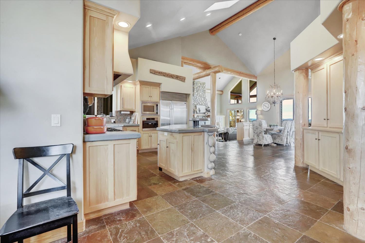 Grass Valley, California, 95949, United States, 3 Bedrooms Bedrooms, ,3 BathroomsBathrooms,Residential,For Sale,1992589