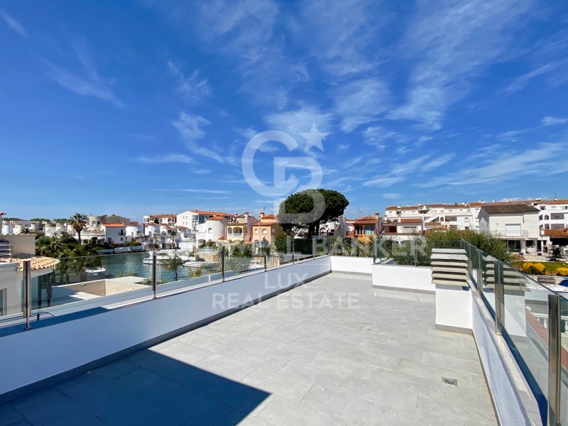 Girona, Empuriabrava, Francol? - Freser - Noguera, Empuriabrava, Catalonia, ES, 5 Bedrooms Bedrooms, ,5 BathroomsBathrooms,Residential,For Sale,Girona, Empuriabrava, Francol? - Freser - Noguera,1448646