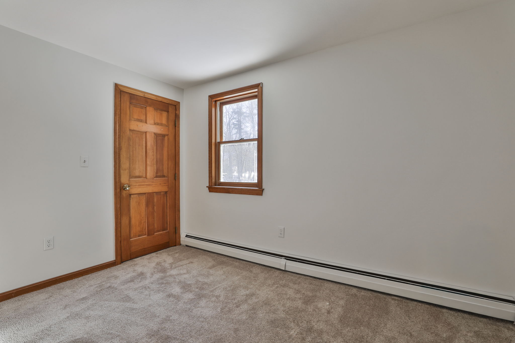 Derry, New Hampshire, 03038, United States, 3 Bedrooms Bedrooms, ,2 BathroomsBathrooms,Residential,For Sale,2006202