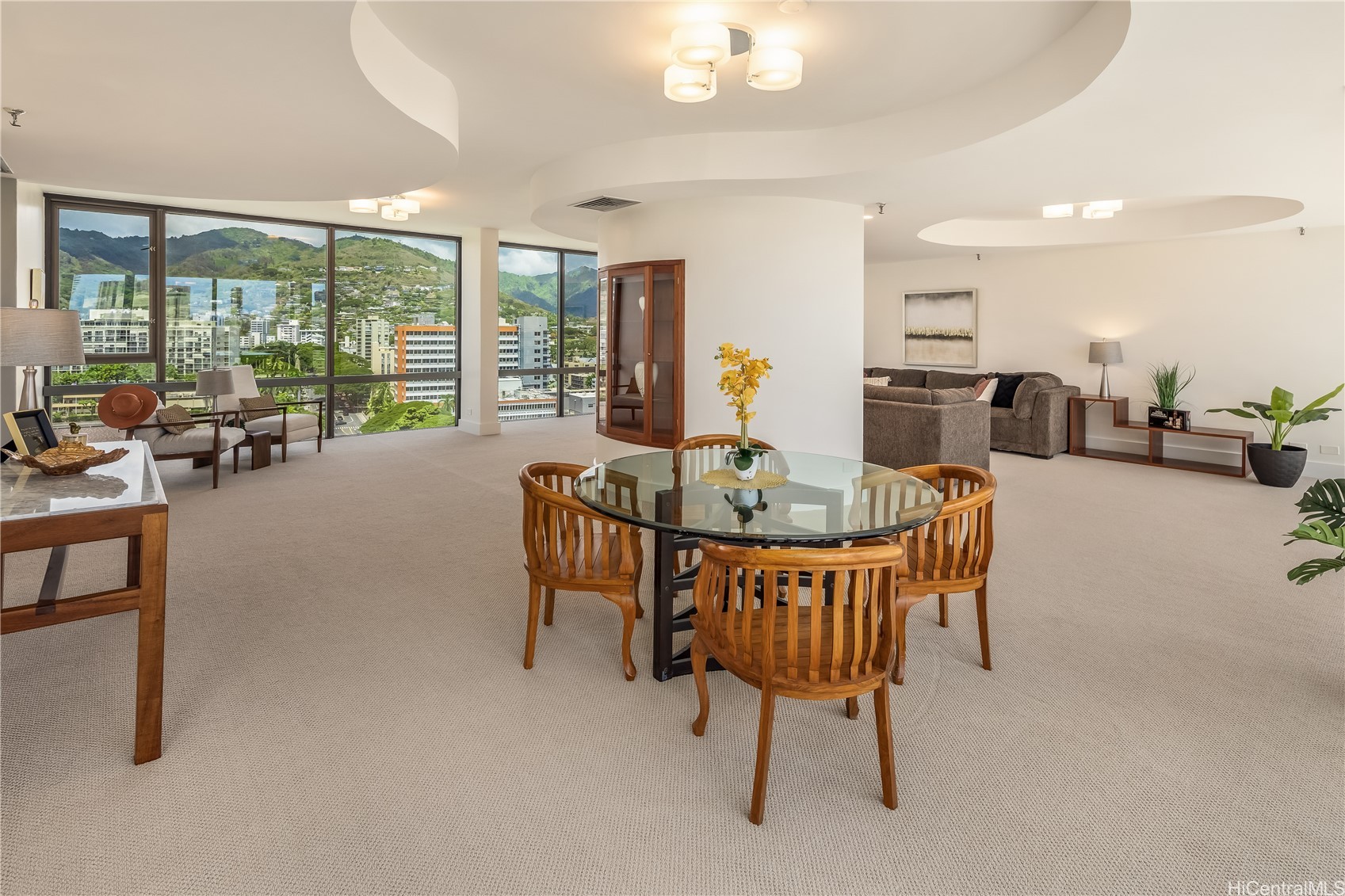 Honolulu, Hawaii, 96826, United States, 3 Bedrooms Bedrooms, ,3 BathroomsBathrooms,Residential,For Sale,1934330