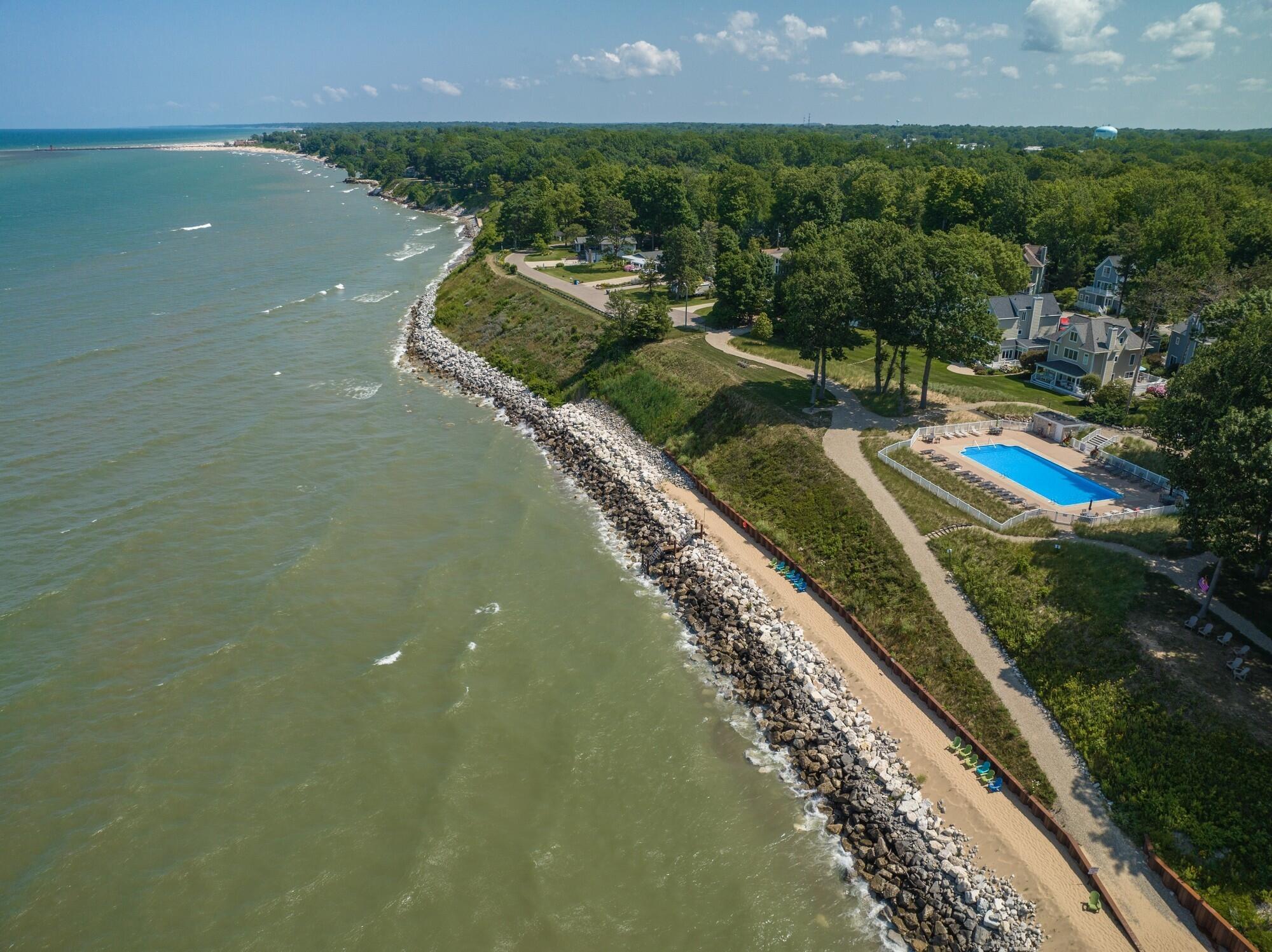 South Haven, Michigan, 49090, United States, 4 Bedrooms Bedrooms, ,4 BathroomsBathrooms,Residential,For Sale,1945011
