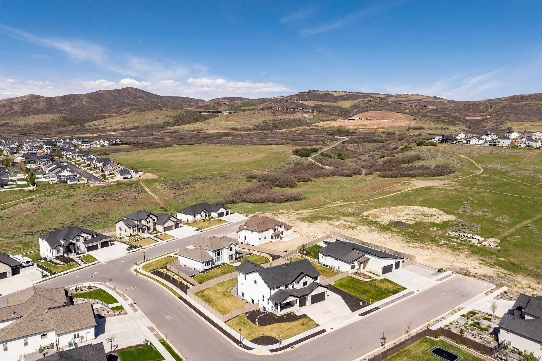  Practically Brand New Home in Highland, with Stunning Mountain Views - 物件實景