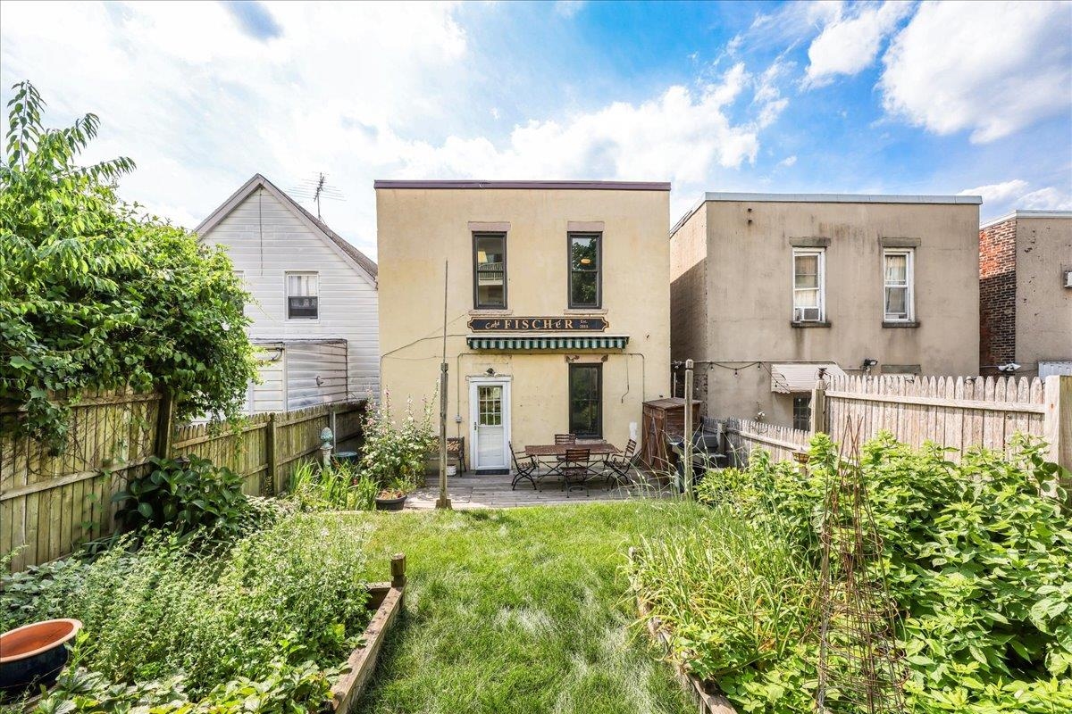 Jersey City, New Jersey, 07307, United States, 5 Bedrooms Bedrooms, ,2 BathroomsBathrooms,Residential,For Sale,1988239