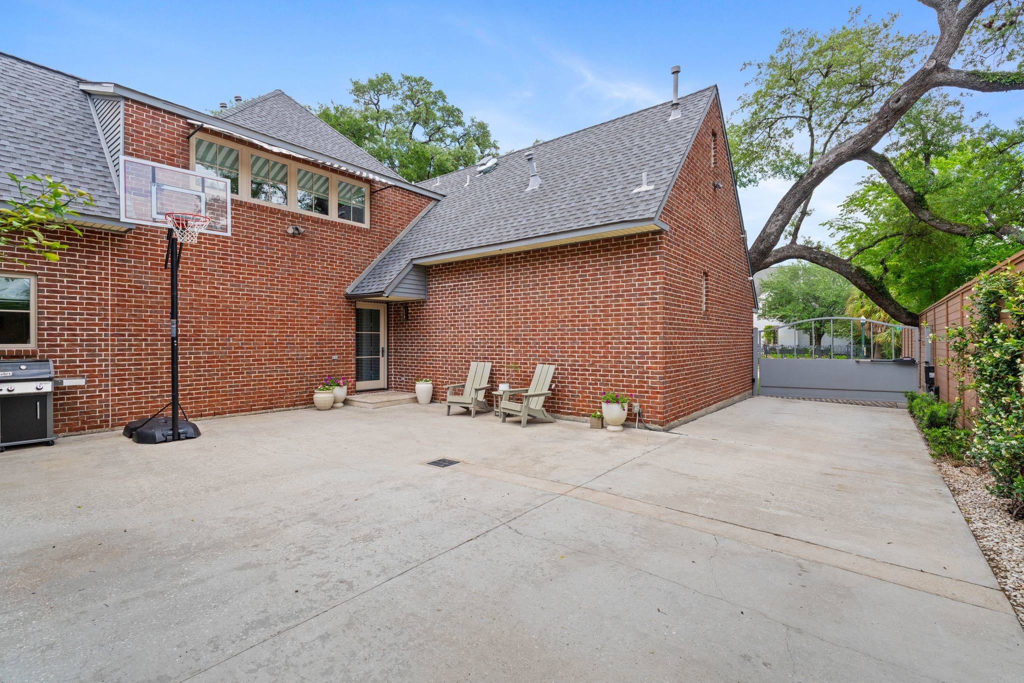  2105 Pelham Drive - 物件實景