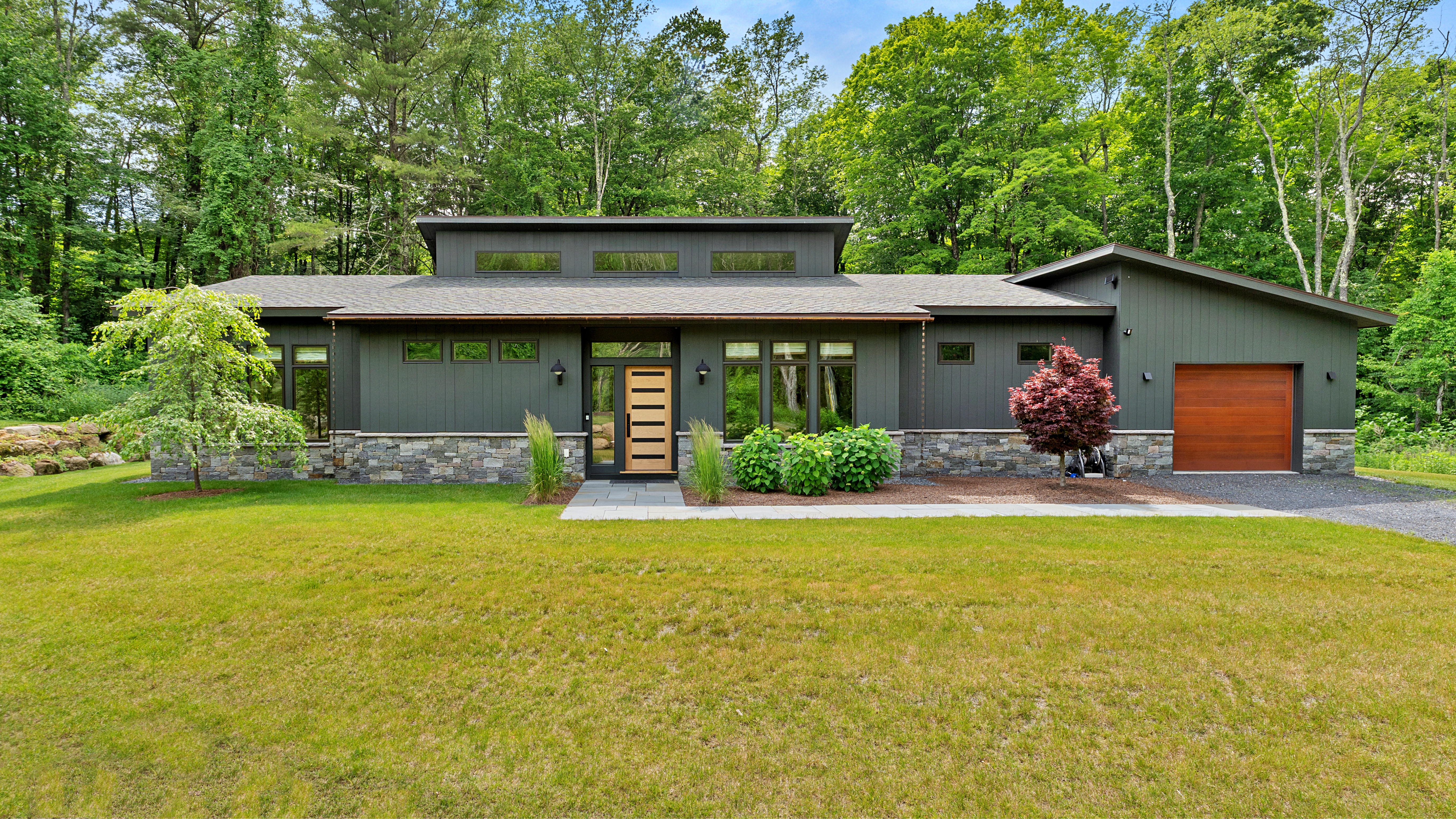  Stunning Contemporary Single Level Home - 物件實景